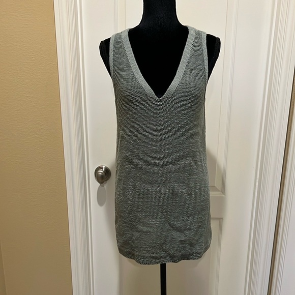 J. Jill Sweaters - J. Jill Green V-Neck Sleeveless Sweater Soft Knit